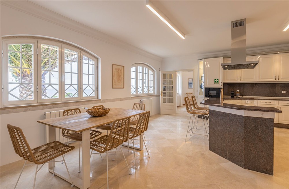 Aquavino Villa