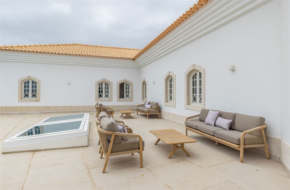 Aquavino Villa