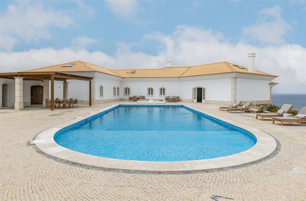 Aquavino Villa