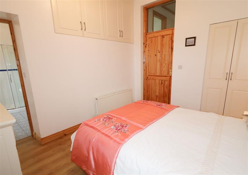 One of the 3 bedrooms (photo 2) at Ard an Phi�obaire, An Luinnigh near Derrybeg