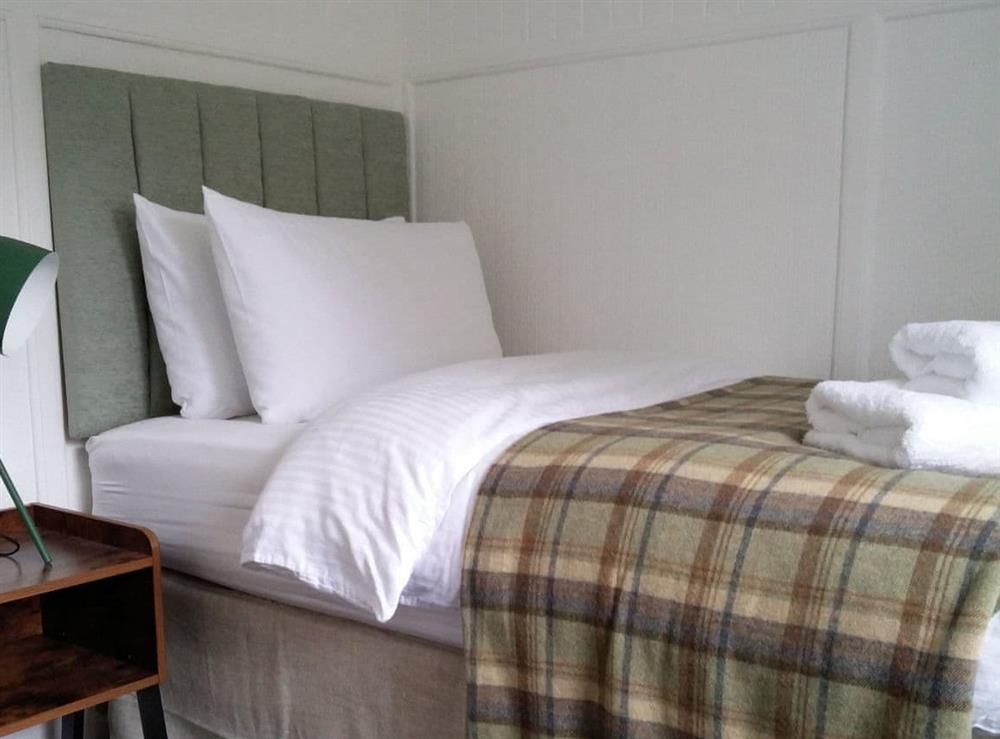 Peaceful single bedroom at Ardville in Melness, near Tongue, Sutherland