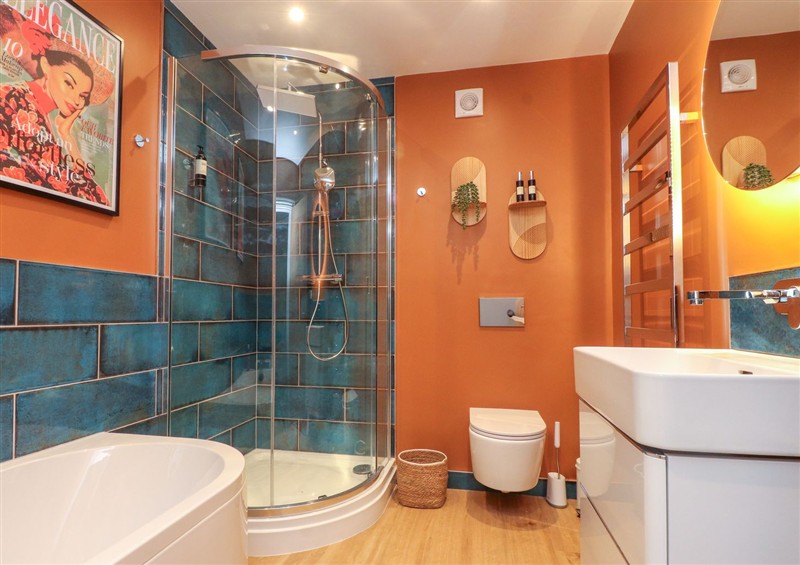 This is the bathroom at Ardwyn, Rhosneigr