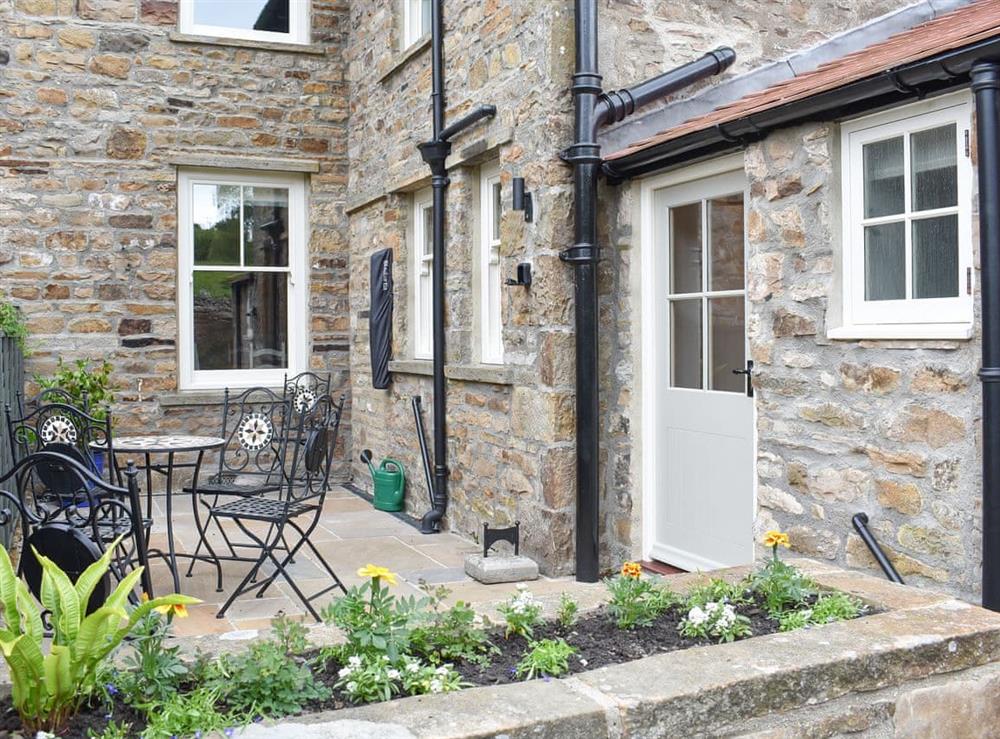 Sitting-out-area at Arkle Terrace in Reeth, near Richmond, North Yorkshire