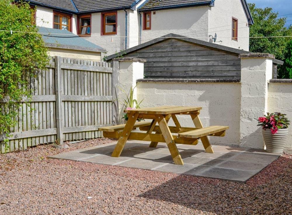 Sitting-out-area at Arthurs Cottage in Edzell, near Brechin, Angus