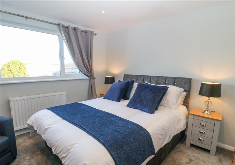 This is a bedroom at Artro, Cemaes Bay