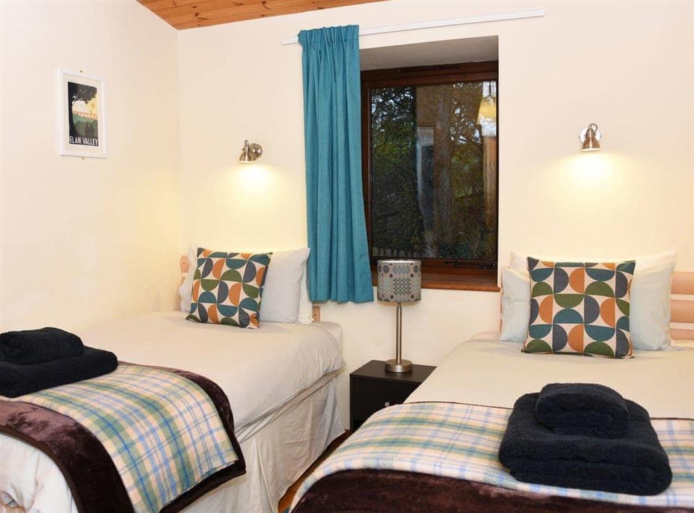 Twin bedroom at Ash Lodge in Rhayader, Powys