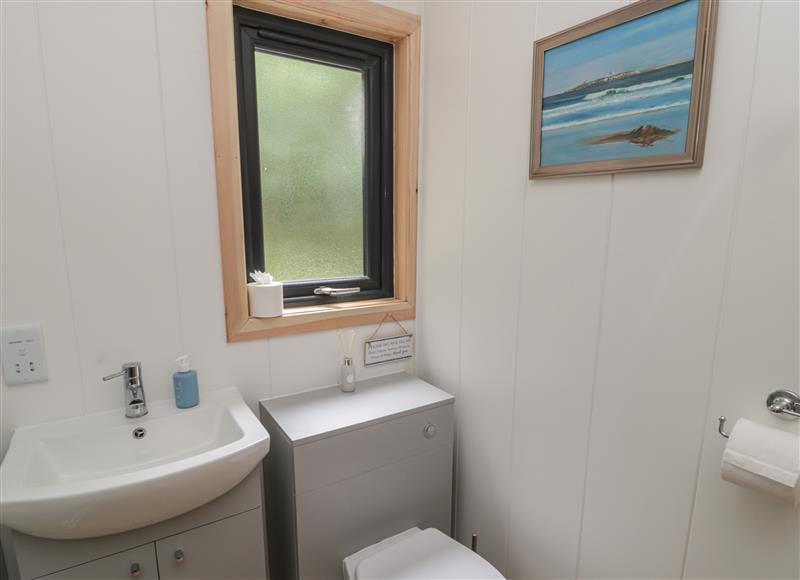 The bathroom at Ash Lodge, Tranwell Woods near Morpeth