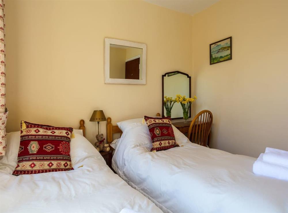 Peaceful twin bedroom at Ashby Cottage in Long Compton, near Chipping Norton, Warwickshire
