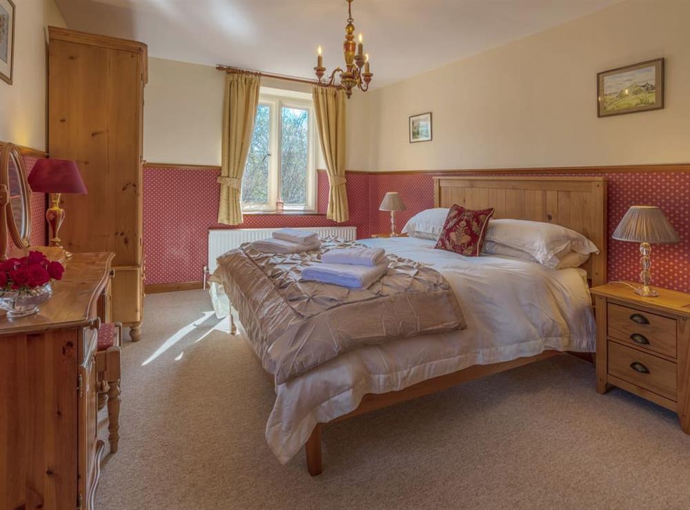 Relaxing double bedroom at Ashby Cottage in Long Compton, near Chipping Norton, Warwickshire