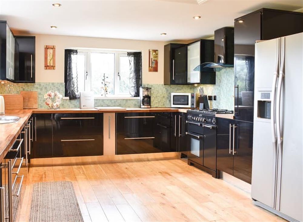 Spacious kitchen with wide range of appliances at Ashdene Cottage in South Marston, Wiltshire