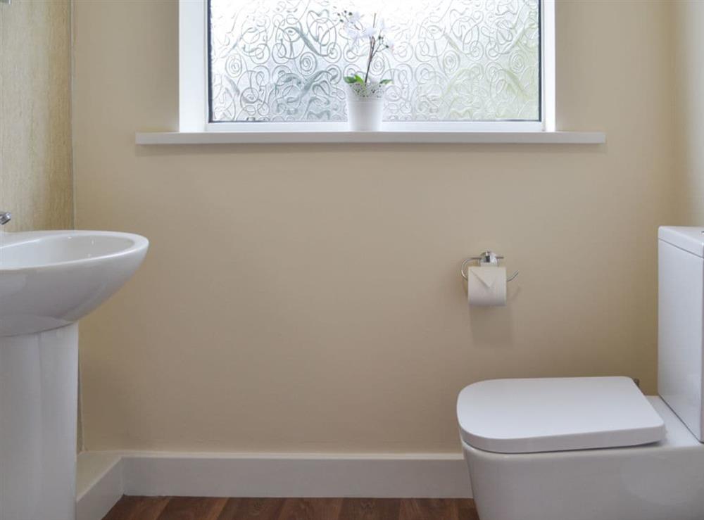 Bathroom (photo 2) at Ashlea in Skegby, near Mansfield, Nottinghamshire