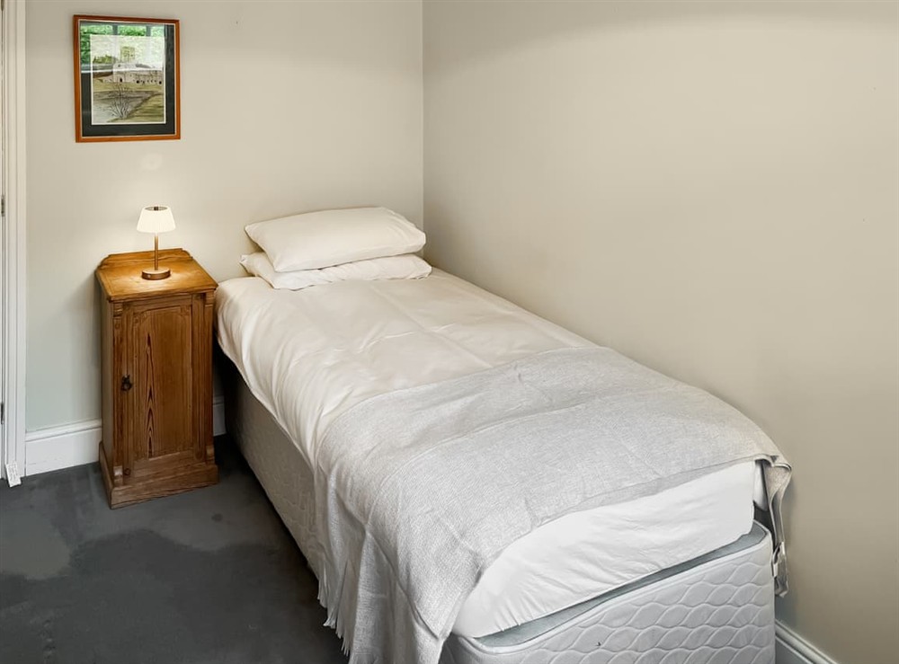 Twin bedroom