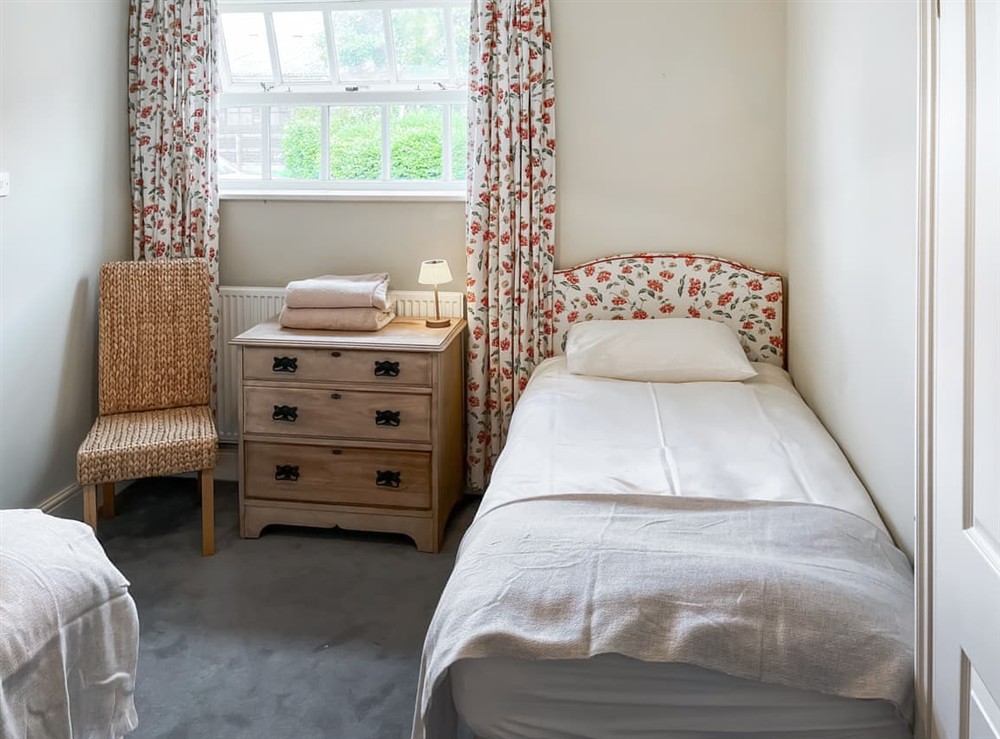 Twin bedroom