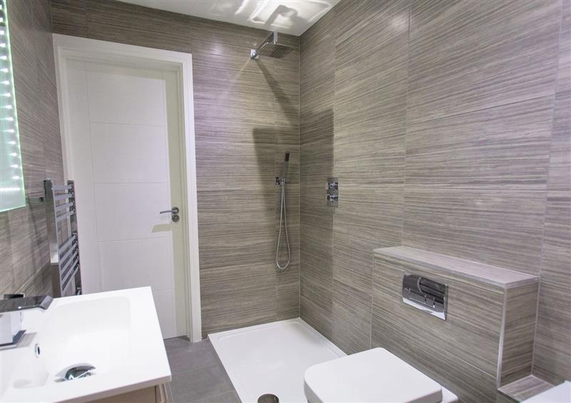This is the bathroom at Atlantic Watch 7, Carbis Bay