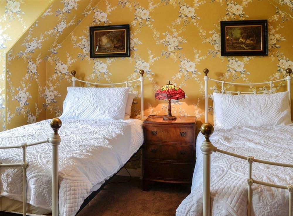 Twin bedroom at Auchengruith Cottage in Mennock, Dumfriesshire
