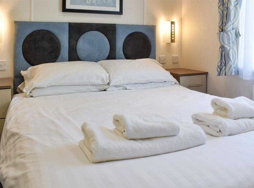 Relaxing en-suite double bedroom at The Beeches, 