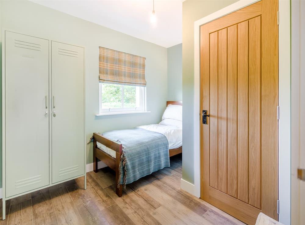Single bedroom at Auld Acquaintance Cottage in Holywood, near Dumfries, Dumfriesshire