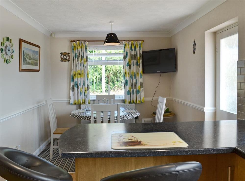 Spacious kitchen/dining room at Authorpe Bungalow in Hogsthorpe, near Skegness, Lincolnshire