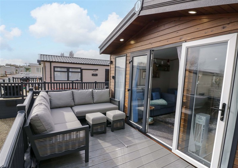 The patio at AV18, Tiddington