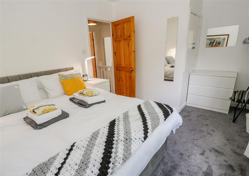 One of the 2 bedrooms (photo 2) at Avaelie House, Hebden Bridge