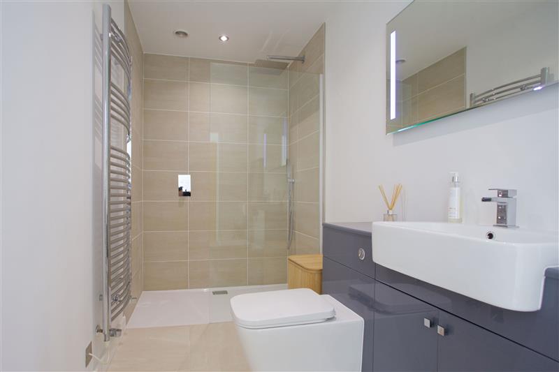 Bathroom at Avalen Rise, Newlyn-Penzance, Cornwall