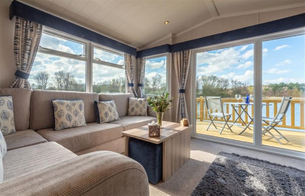 ... and provides gorgeous views over the lake at Avocet 28, Wells-next-the-Sea