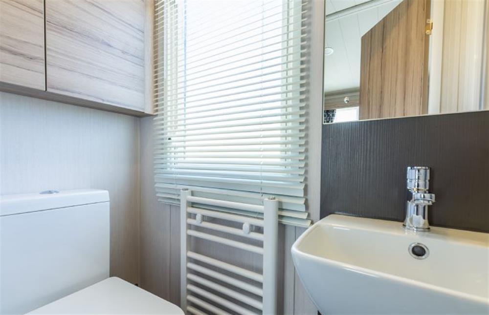 The en-suite is perfectly formed at Avocet 28, Wells-next-the-Sea