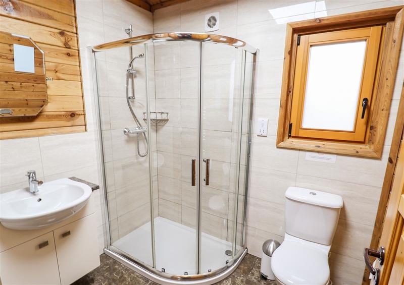Bathroom at Avocet Lodge, Tattershall Lakes Country Park