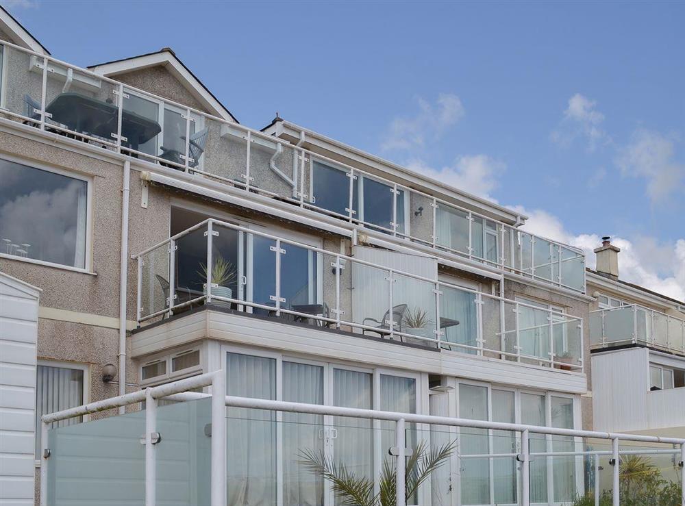 First floor apartment with wonderful sea views at Avon Quillet in Bigbury-on-Sea, Devon