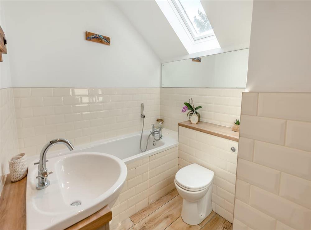 Bathroom (photo 2) at Avondale in Woodgreen, near Fordingbridge, Hampshire