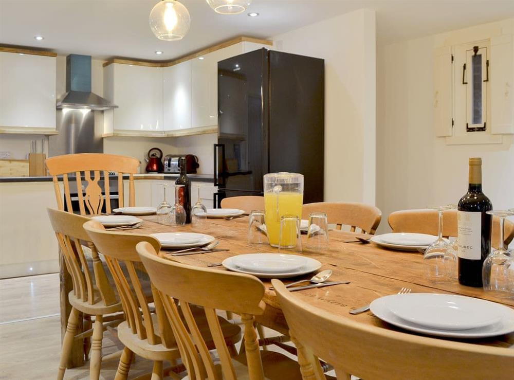 Spacious kitchen with dining area at Dringhoe Hall Cottages, 