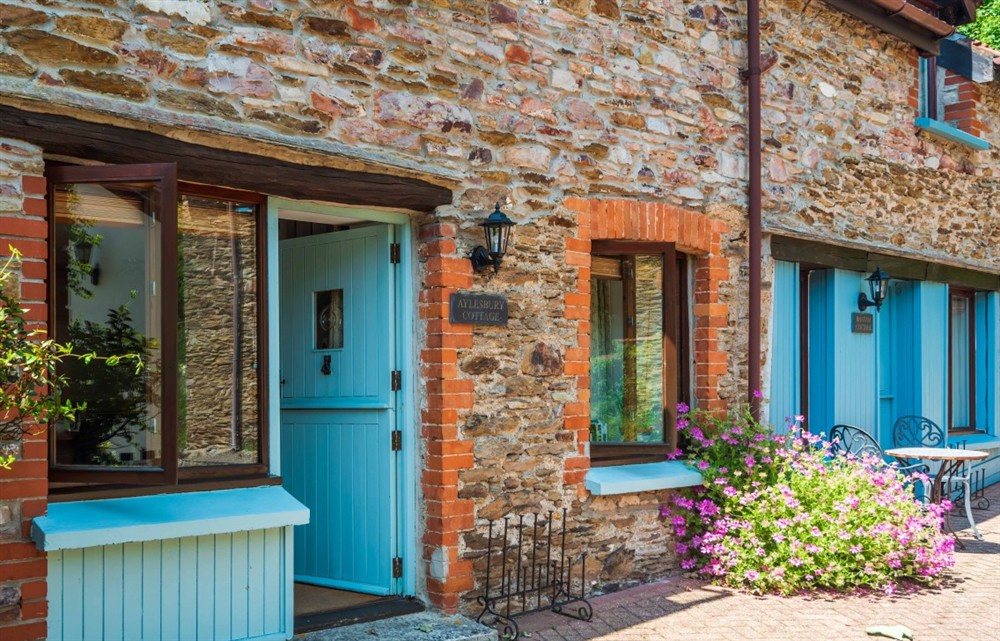 Outside Aylesbury Cottage