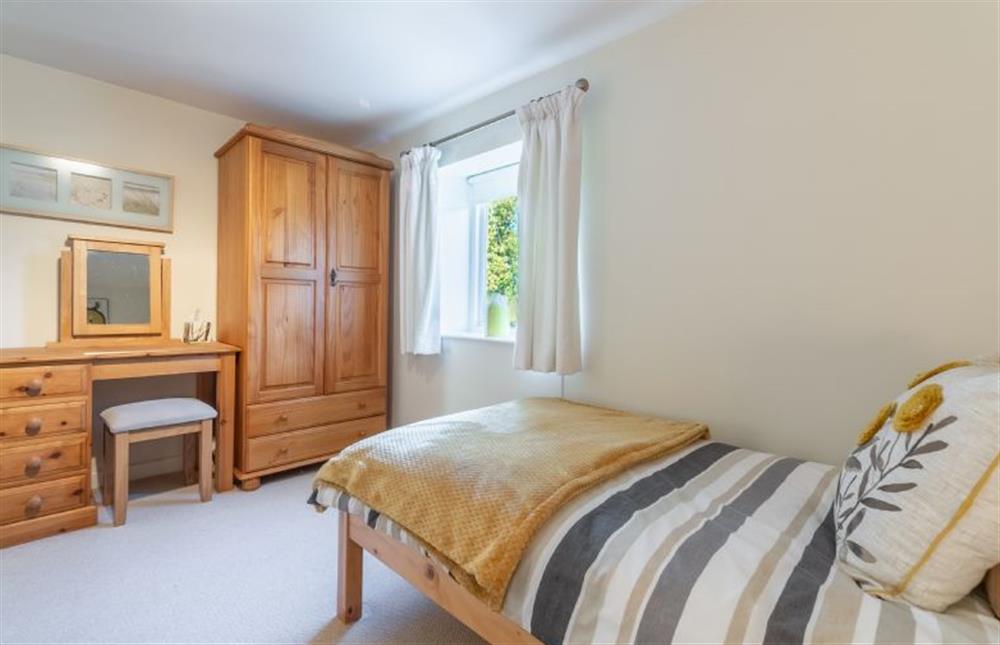 Twin bedroom (photo 2) at Ayres Cottage, Burnham Thorpe near Kings Lynn