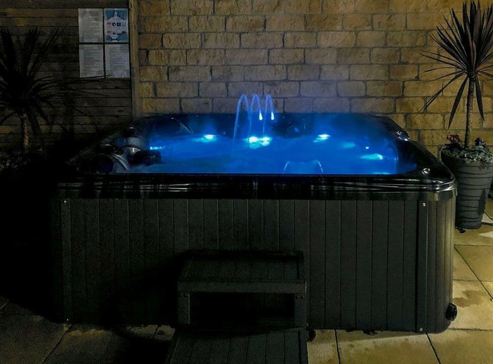 Relaxing hot tub at Aysgarth Lodge in Seamer, near Scarborough, North Yorkshire