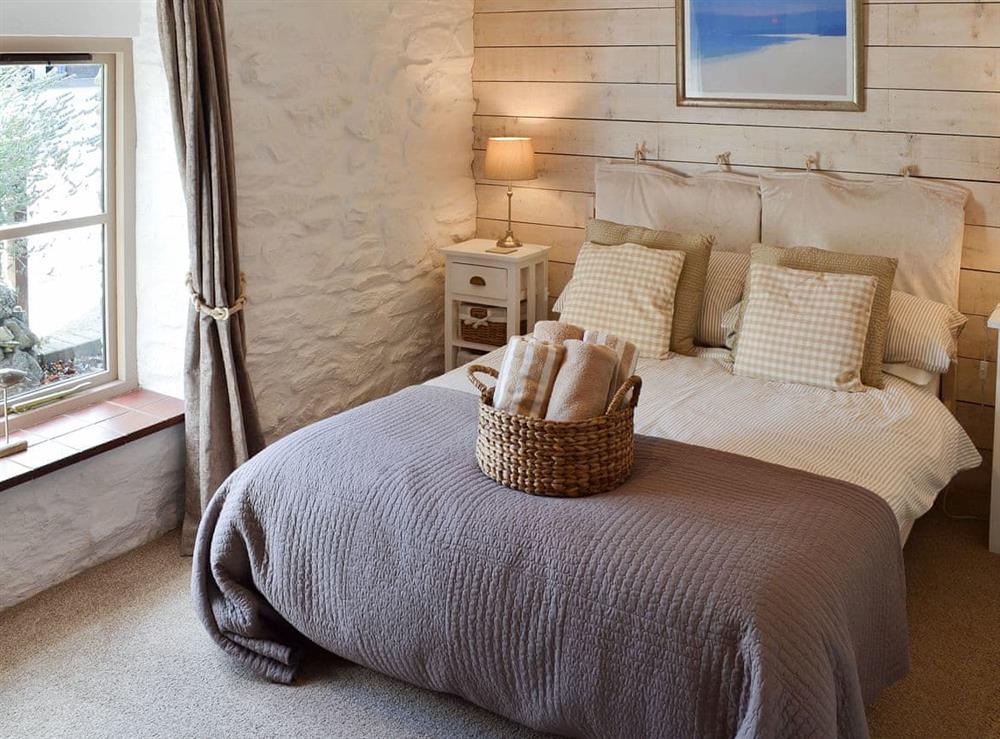 Welcoming double bedroom at Babes Cottage in Goonhavern, near Perranporth, Cornwall
