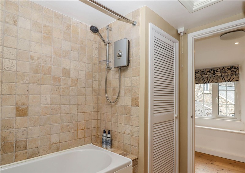 The bathroom at Back Cottage, Walkhampton near Yelverton