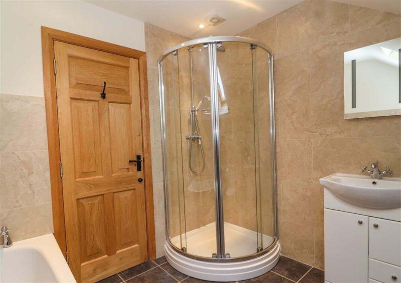 The bathroom at Badger Cottage, Babcary near Lydford-On-Fosse