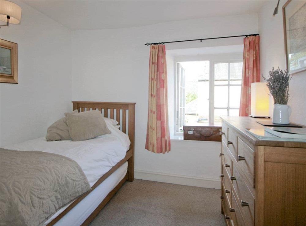 Comfy single bedroom at Badger Cottage in Kingham, Oxon., Oxfordshire