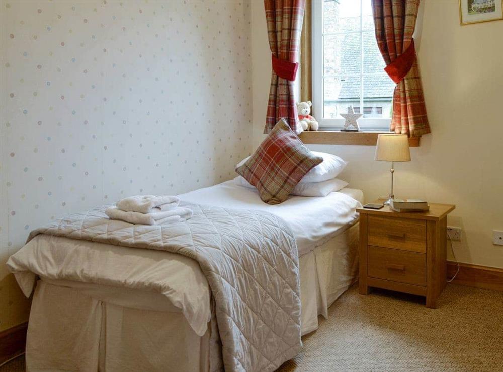 Comfortable single bedroom at Baldowrie Farm Cottage in Kettins, near Blairgowrie, Perthshire