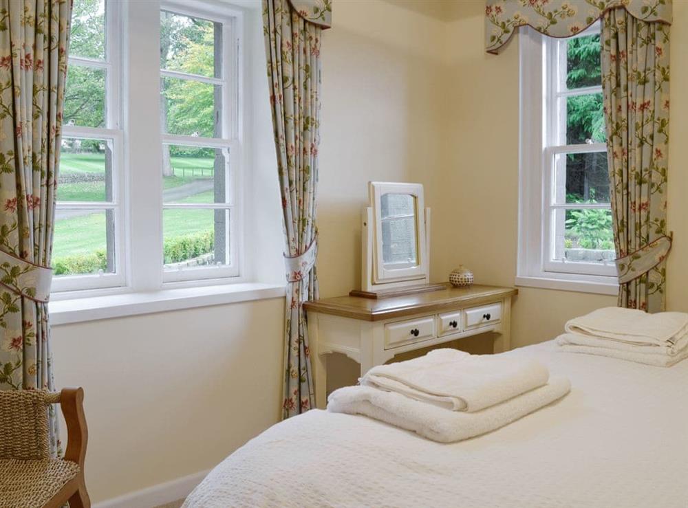 Peaceful double bedroom at Baldowrie Gate Lodge in Kettins, near Blairgowrie, Perthshire