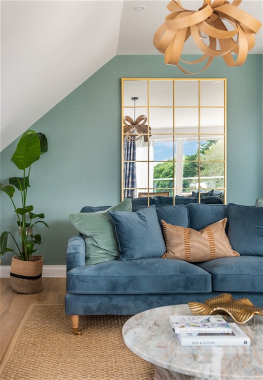 Relax in the living area at Bantham Retreat in Thurlestone