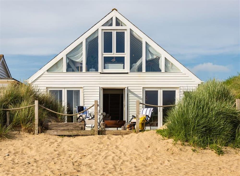 Barefoot Beach House in Camber Sands, England East Sussex sleeps 8