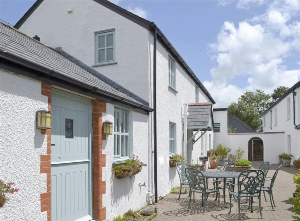 Outstanding holiday home at Cherry Tree Cottage, 