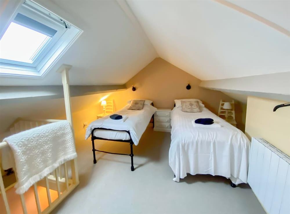 Twin bedroom at Bargoed in Minffordd, Gwynedd