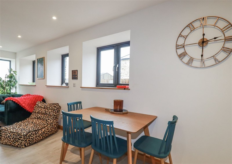 The dining room at Barn 2, St. Ewe near Pentewan