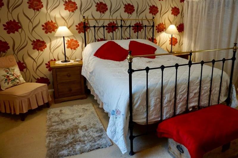 Double bedroom at Barn Cottage, Brayford