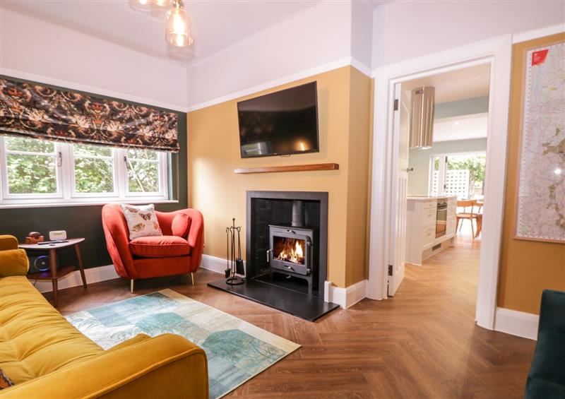 The living room (photo 2) at Barn Hoppitt Lodge, Chingford