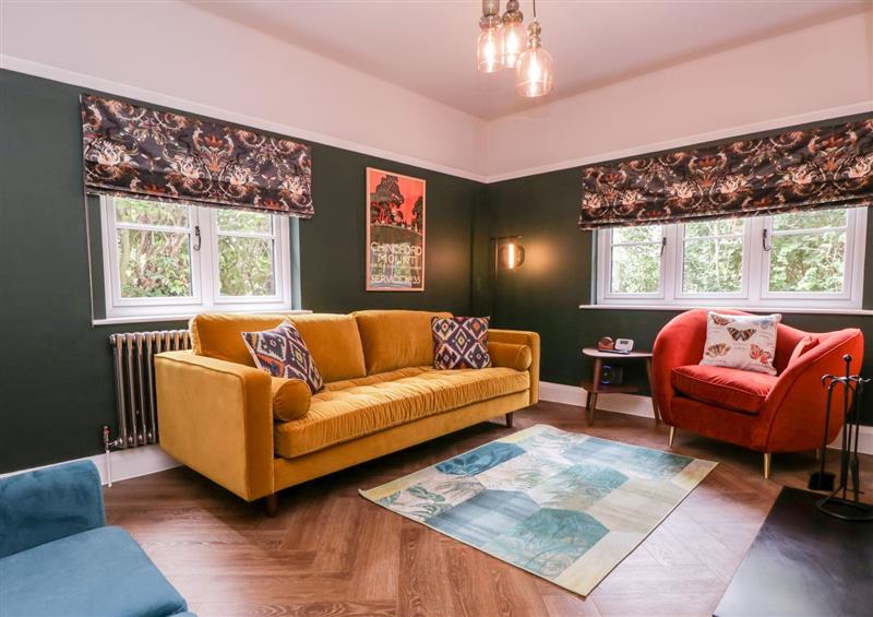The living room at Barn Hoppitt Lodge, Chingford