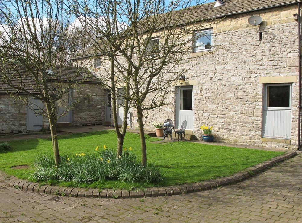 Attractive holiday home at Barn on the Green in Foolow, near Tideswell, Derbyshire, England