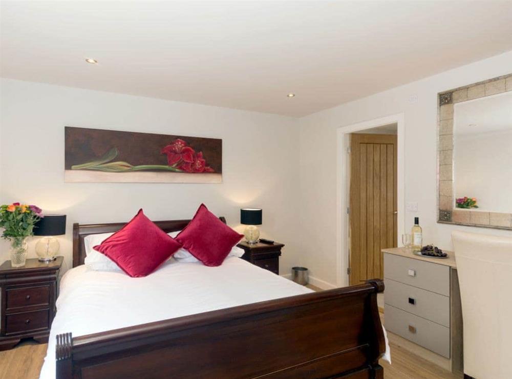 Spacious double bedroom at Barn Owl Cottage in Skidby, near Beverley, North Humberside